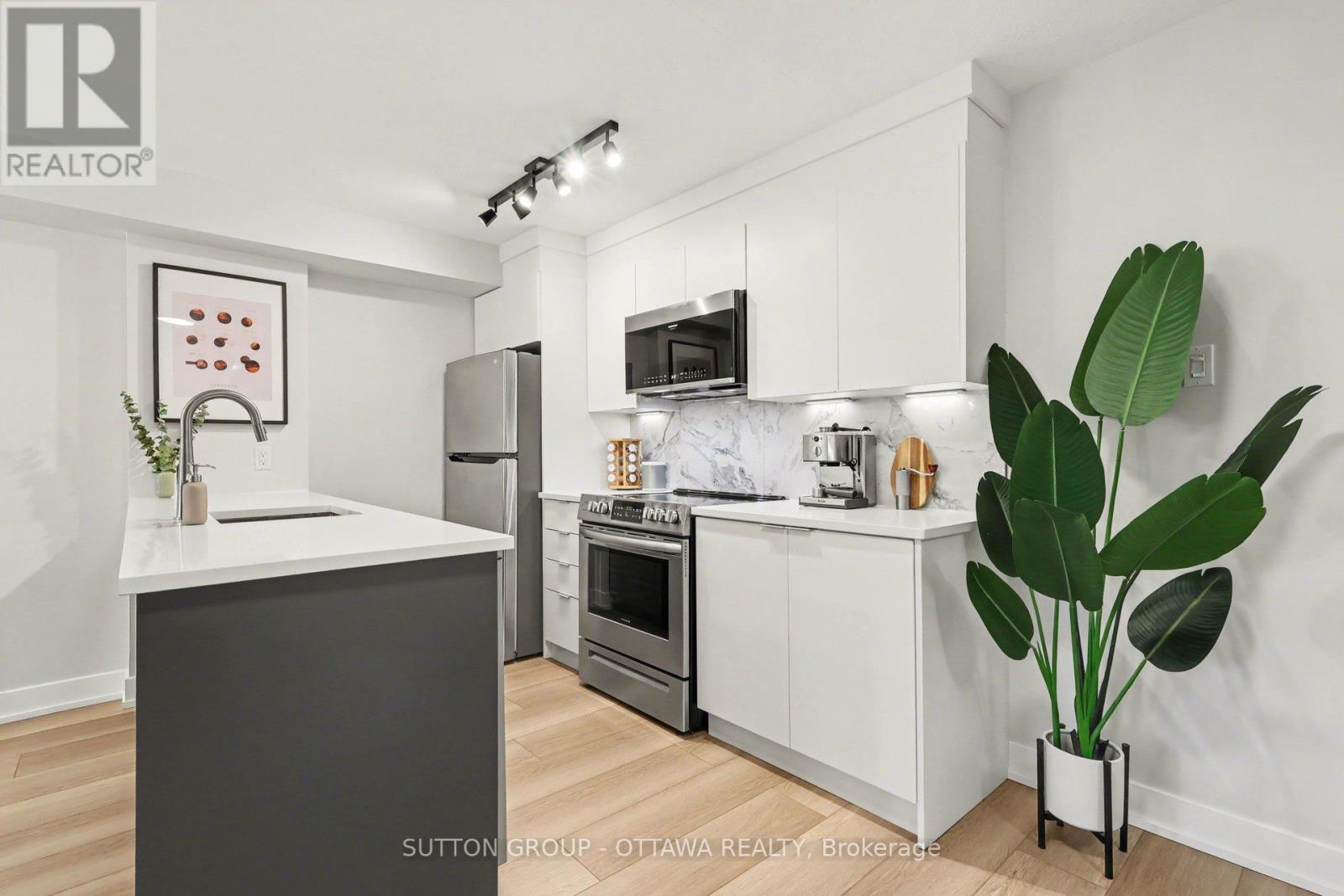 703 - 429 SOMERSET STREET W