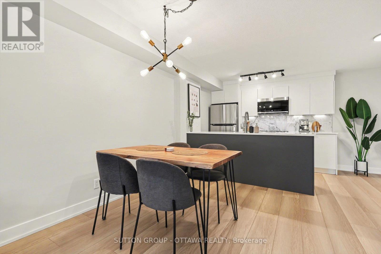 703 - 429 SOMERSET STREET W