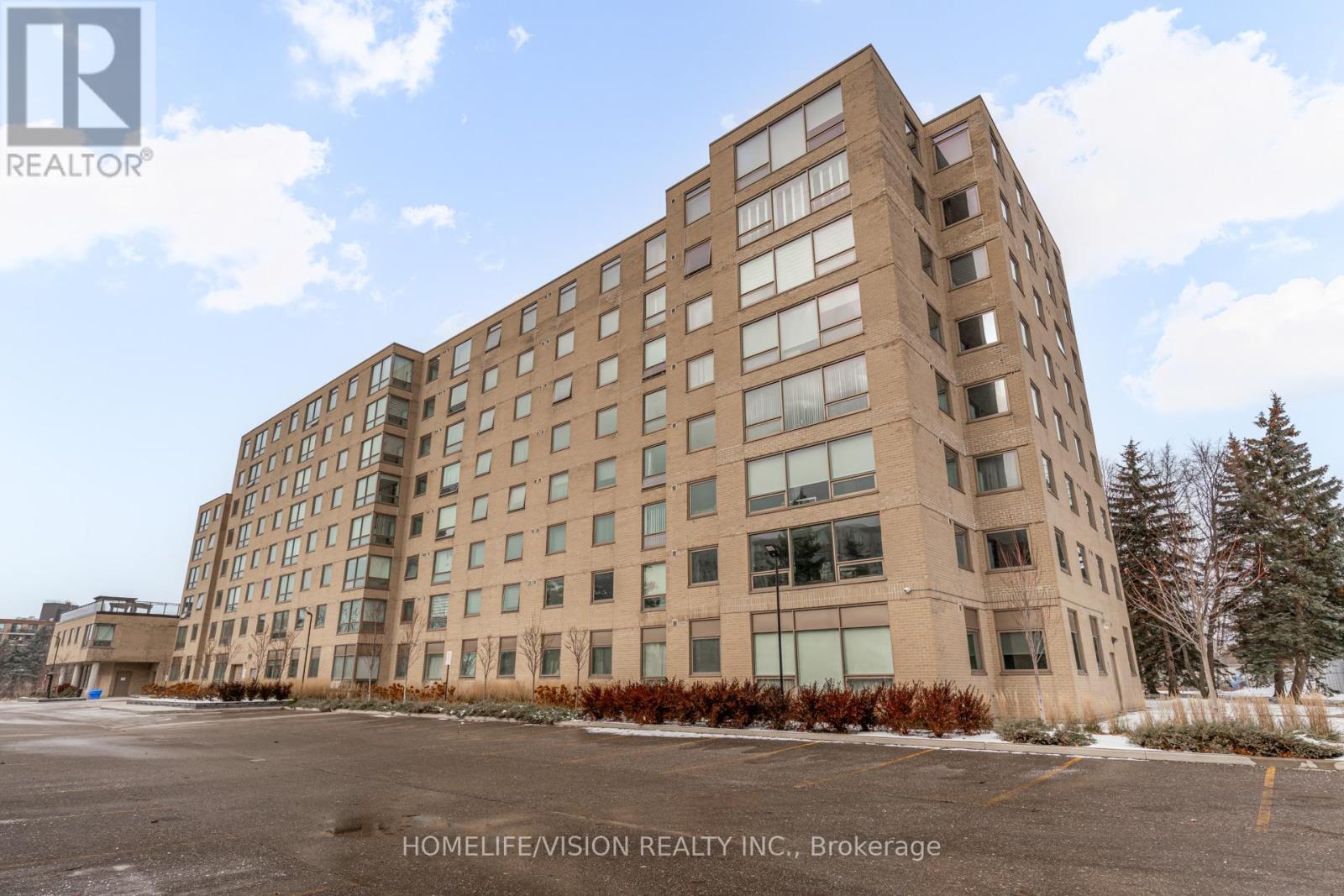 807 - 326 MAJOR MACKENZIE DRIVE E