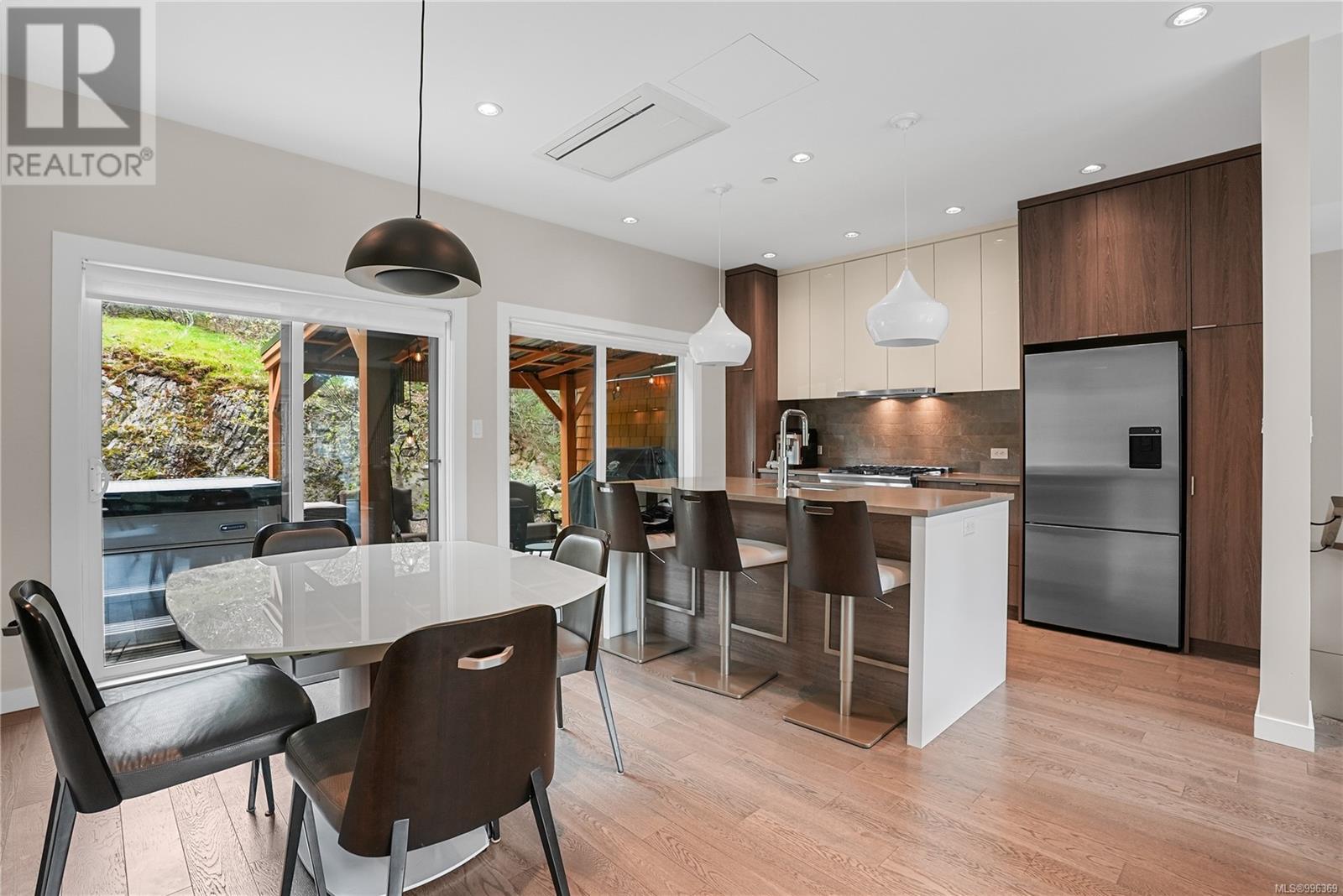 109 1464 Bear Mountain Pkwy