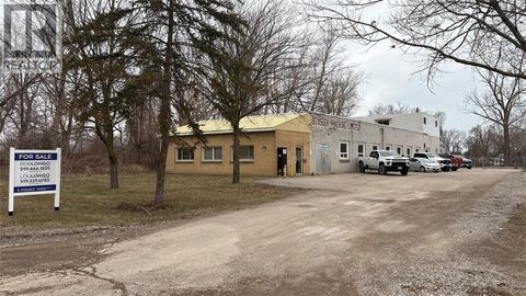 108 EXMOUTH STREET Sarnia ON N7T5M3