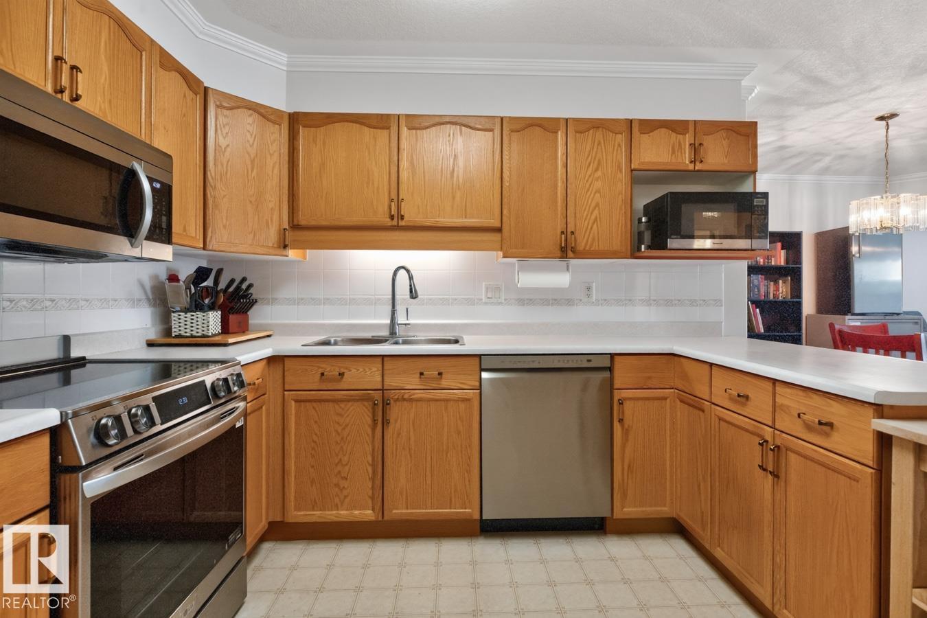 #208 8315 83 ST NW