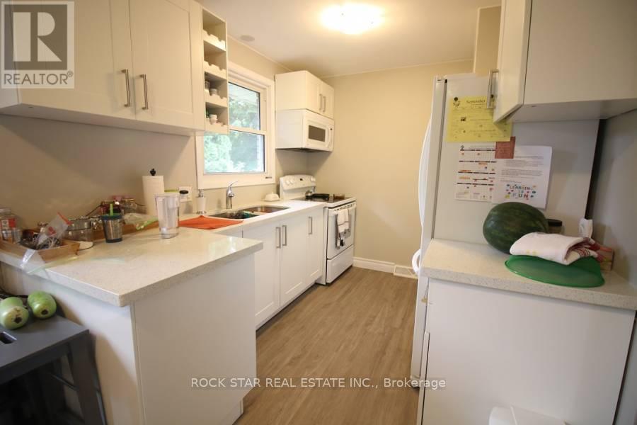 4 HUDSON DRIVE