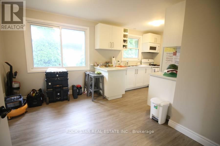 4 HUDSON DRIVE