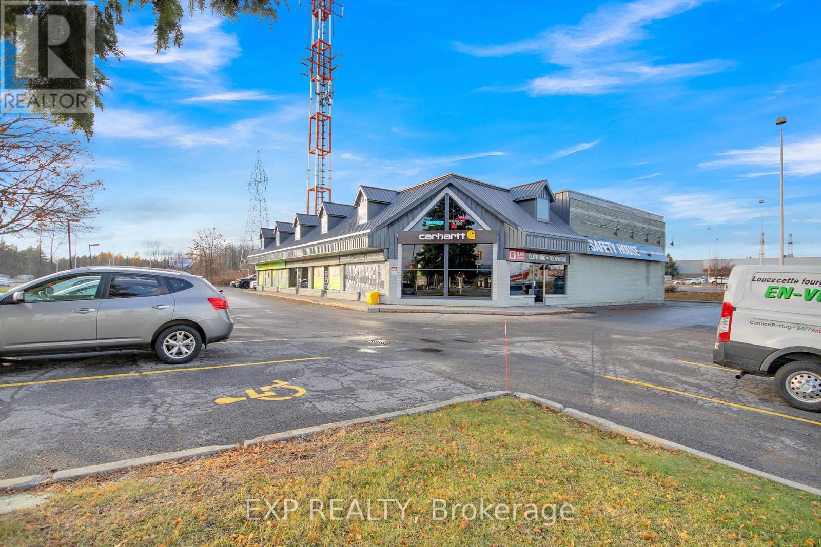 595 WEST HUNT CLUB ROAD