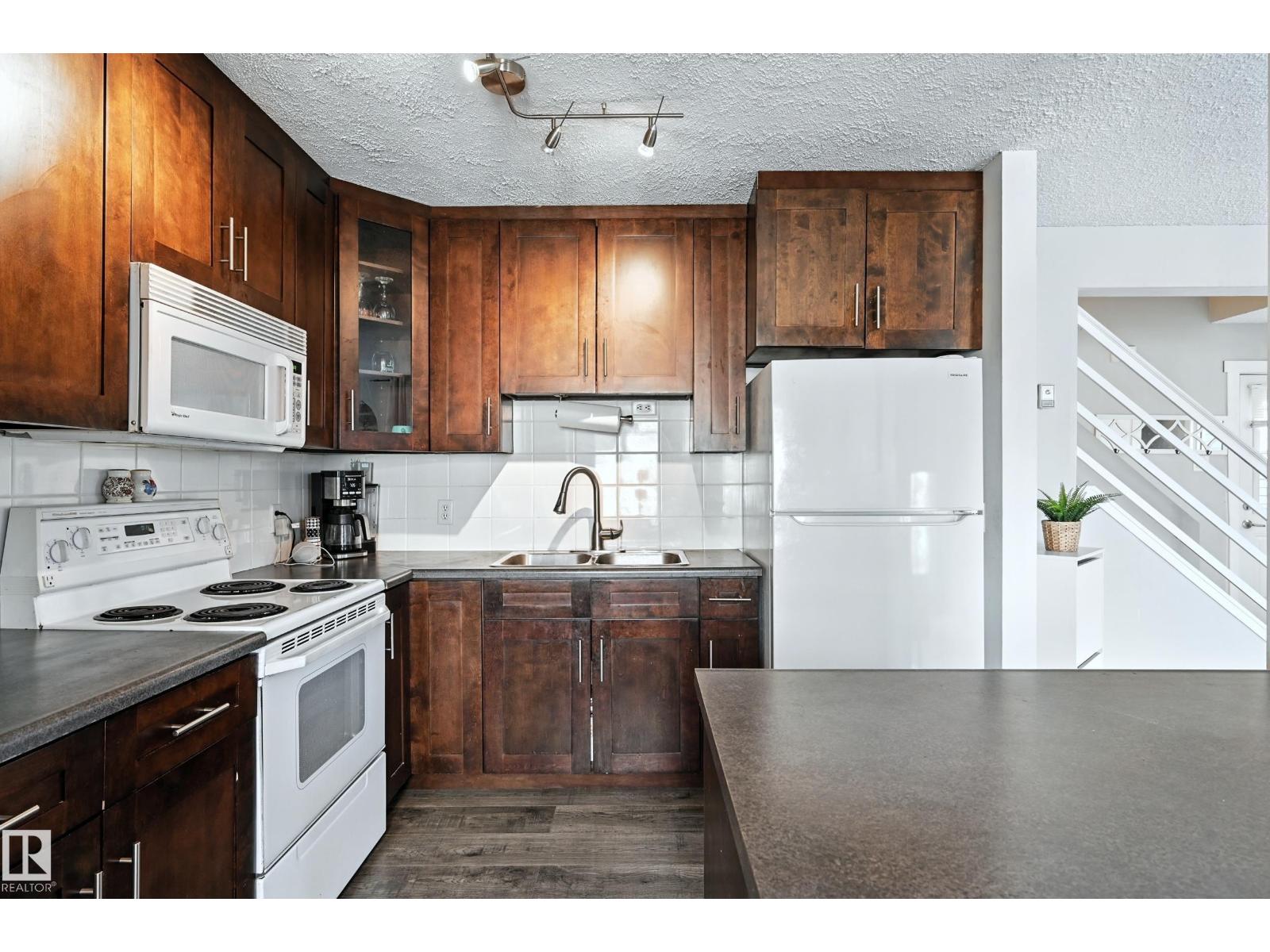 57 PIPESTONE DR