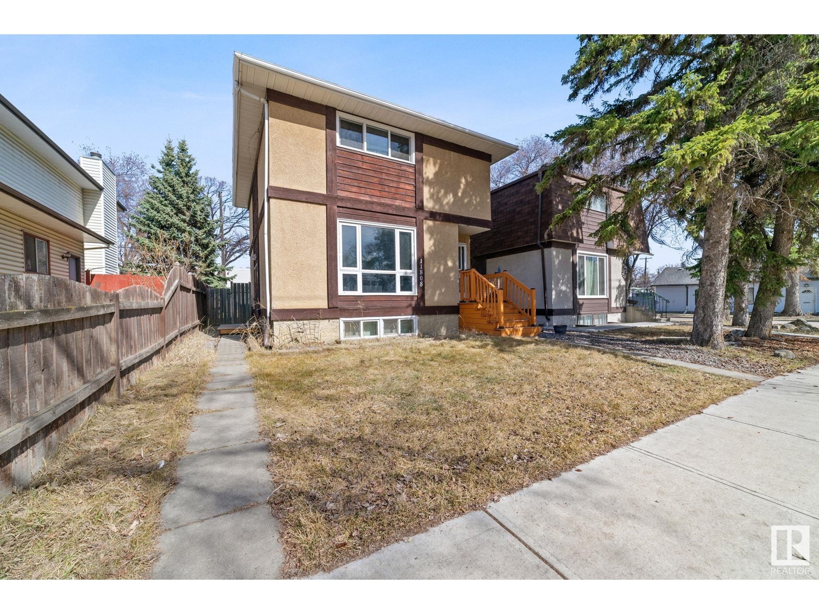 11808 129 AV NW