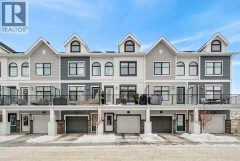 233 Les Jardins Park SE Calgary AB T2C5V3