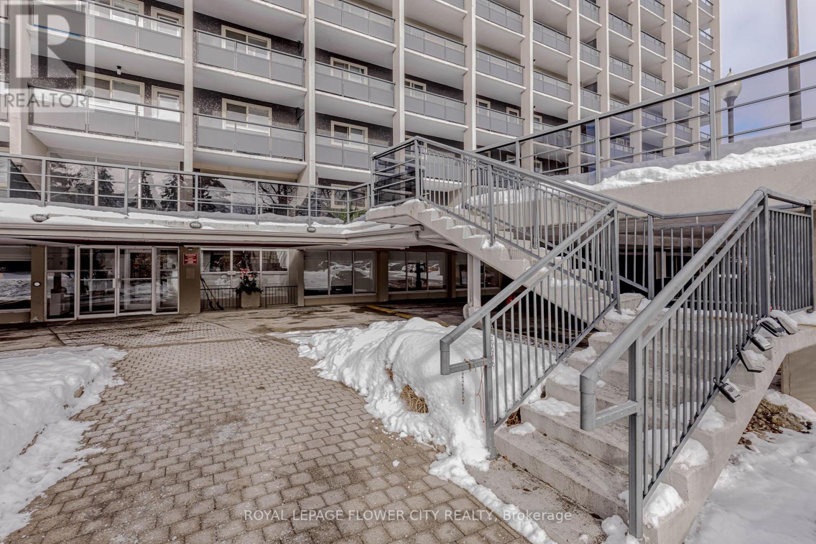 106 - 58 BRIDGEPORT ROAD E