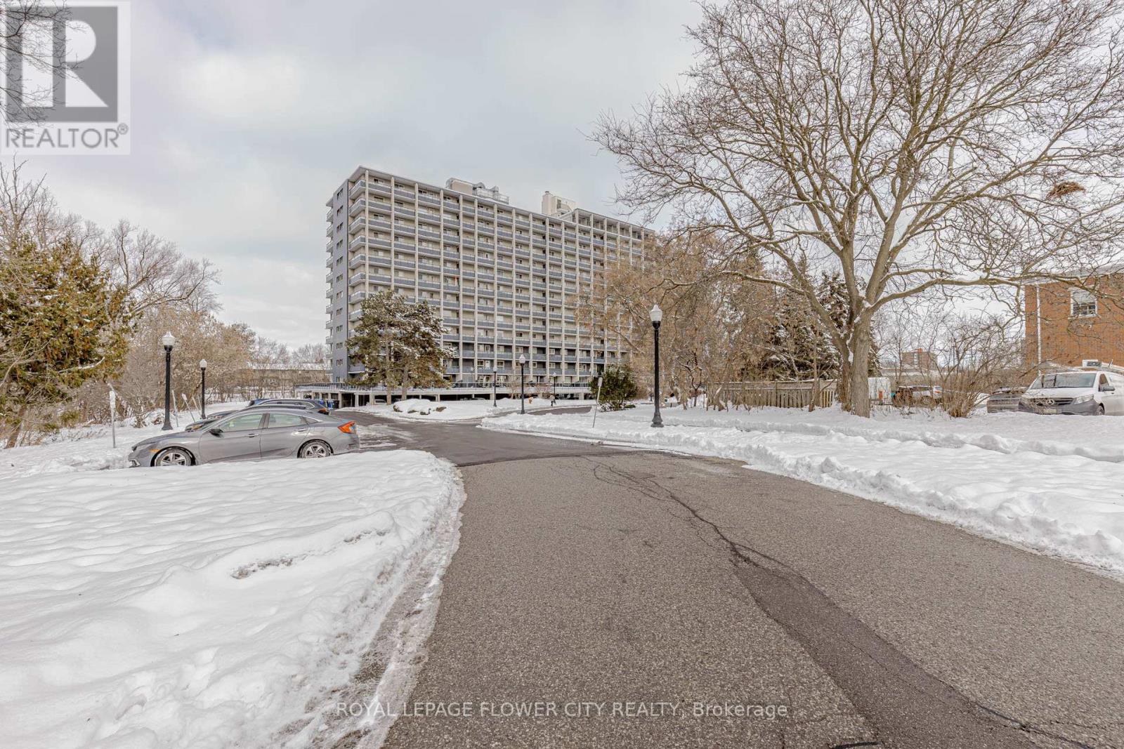 106 - 58 BRIDGEPORT ROAD E