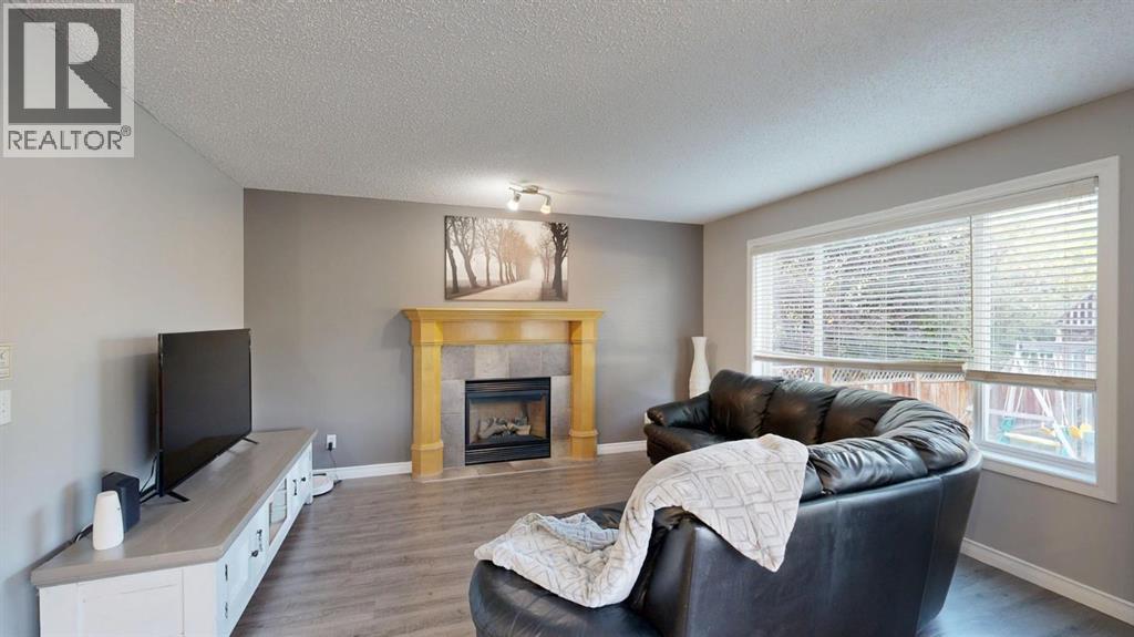 70 Crystalridge Close