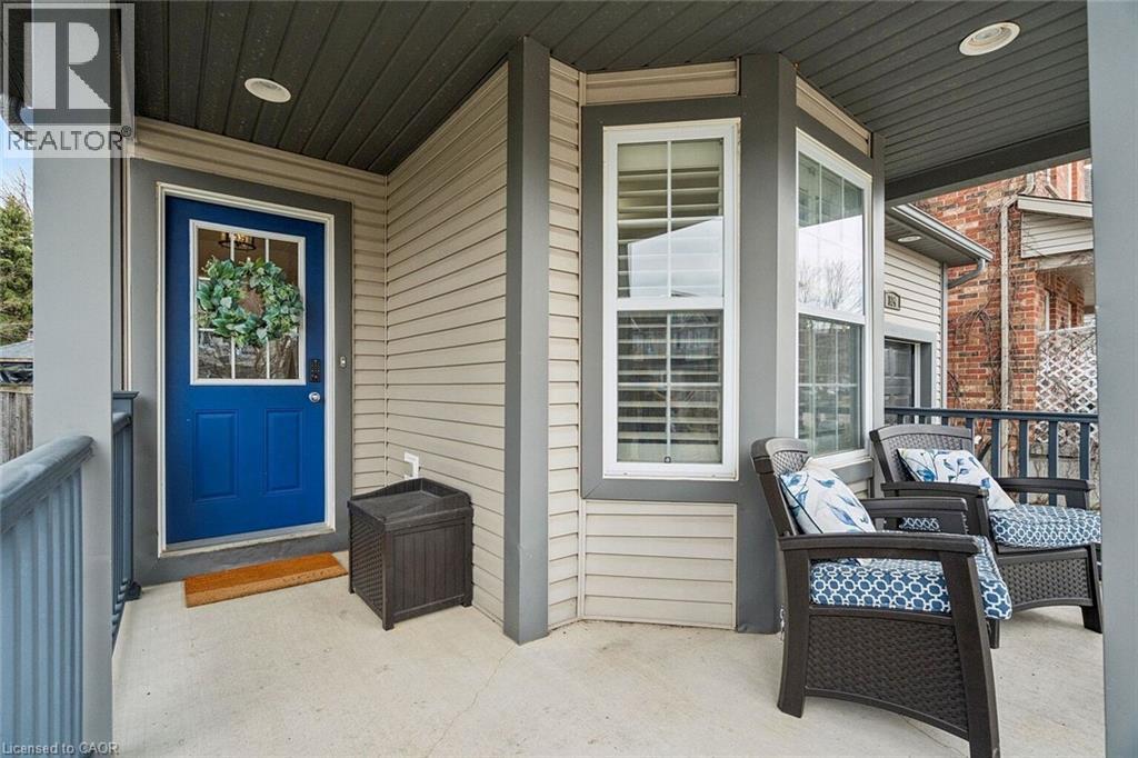 124 RIDGE TOP Crescent