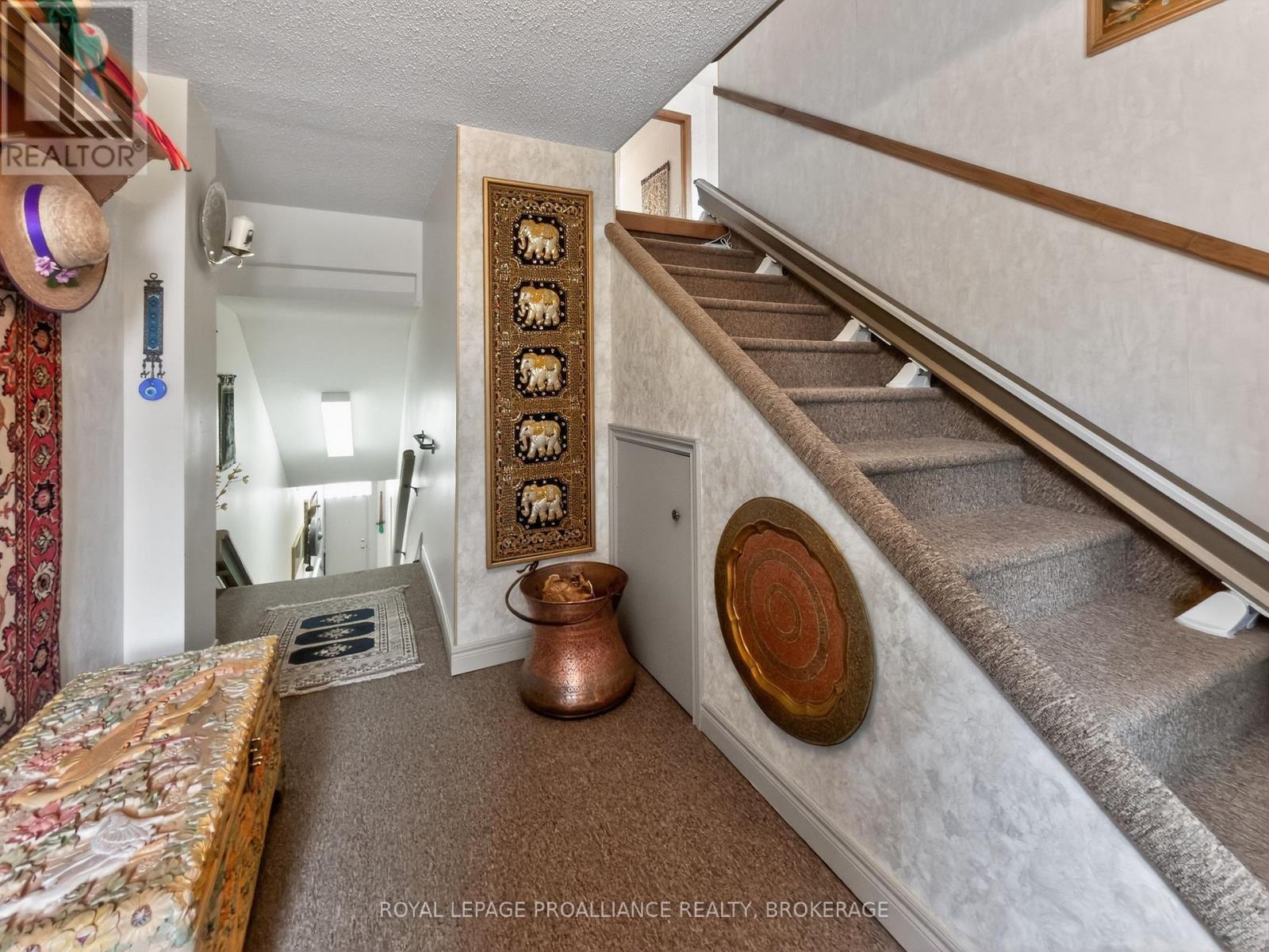 99 KING STREET E