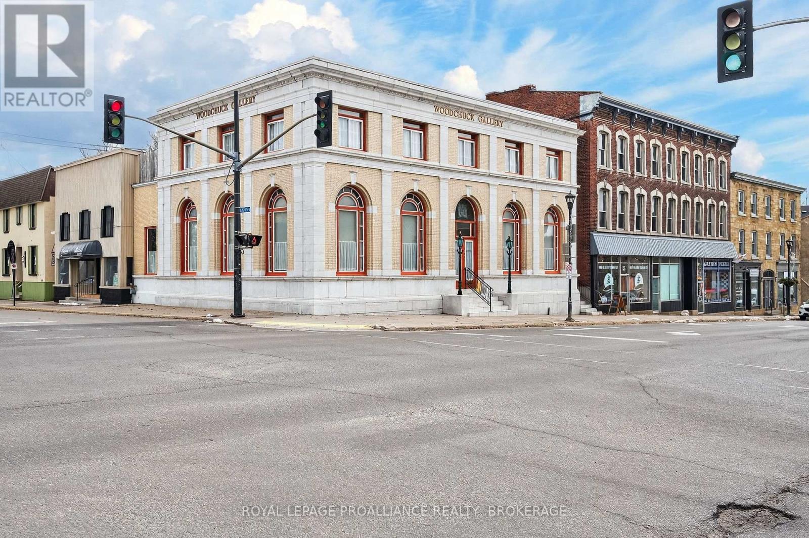 99 KING STREET E
