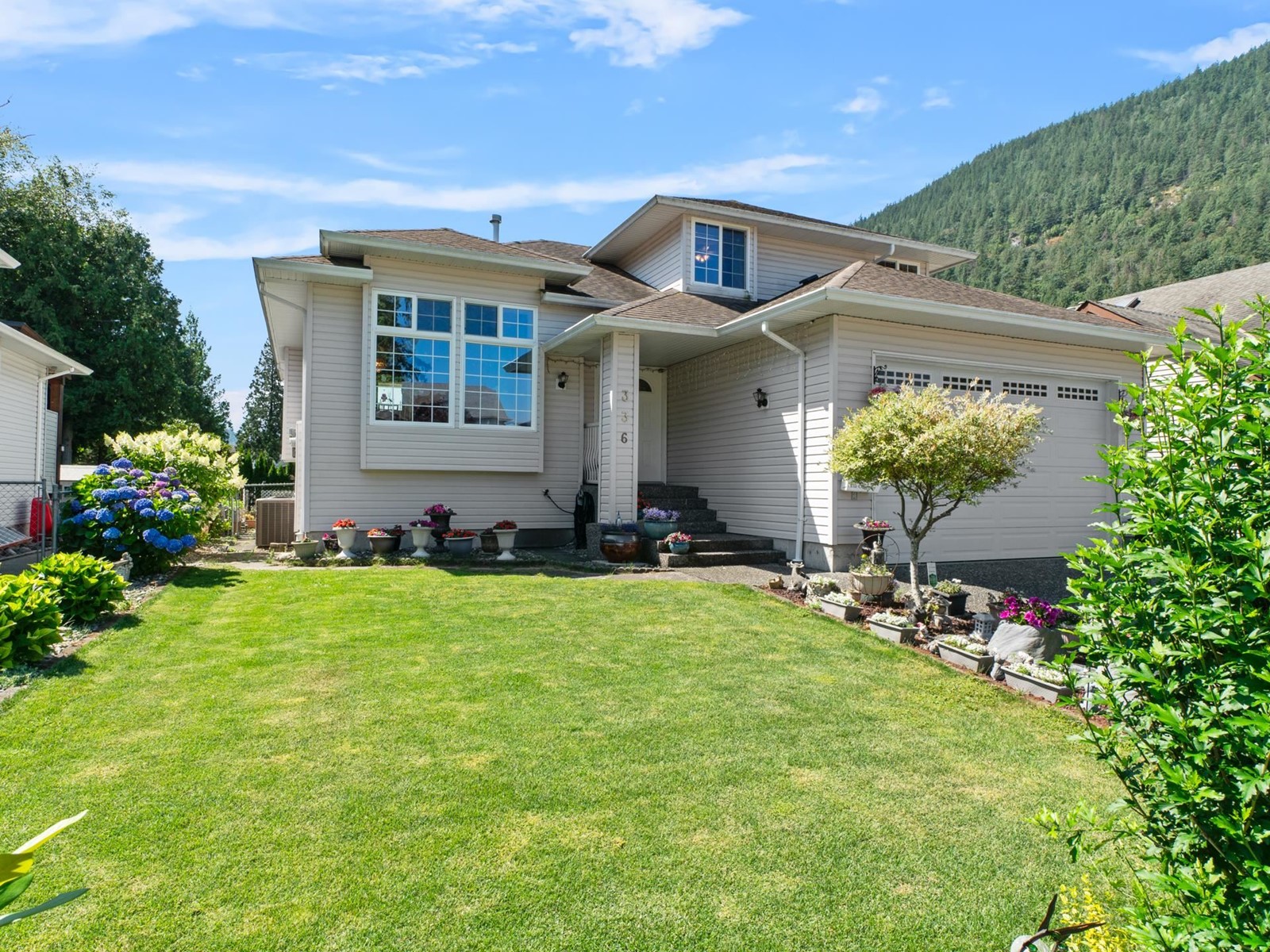 336 CHESTNUT AVENUE|Harrison Hot Springs