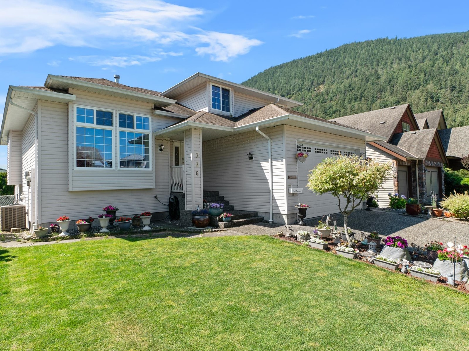 336 CHESTNUT AVENUE|Harrison Hot Springs