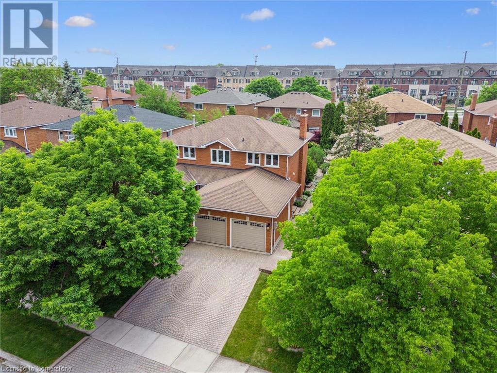 251 HICKORY Circle
