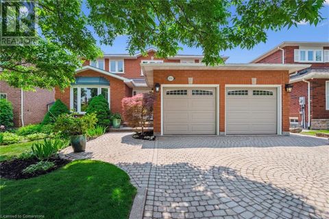 251 HICKORY Circle Oakville ON L6H4V3