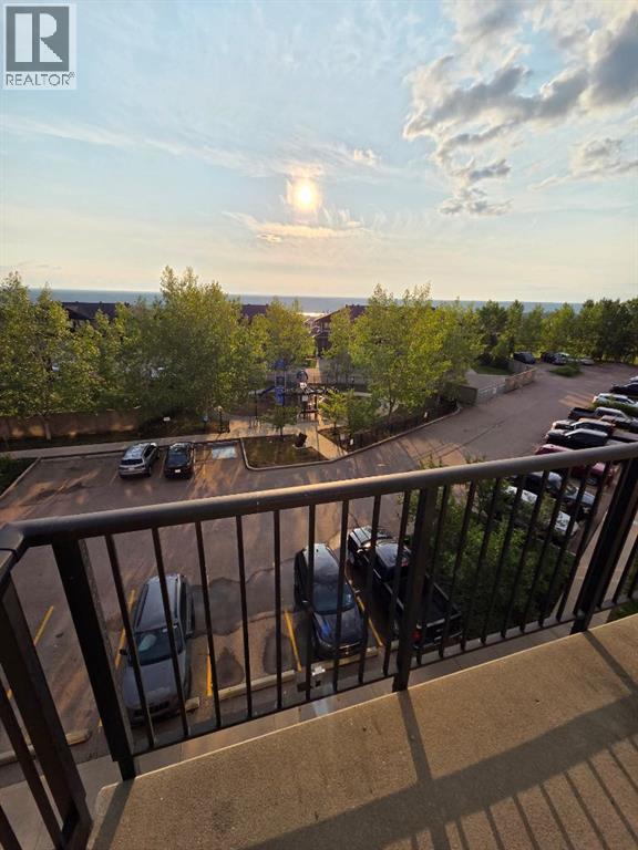 1404, 204 Sparrow Hawk Drive NW