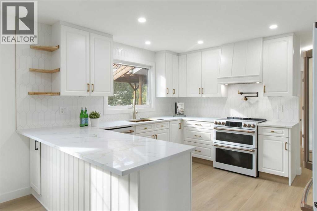 472 Cedarille Crescent SW