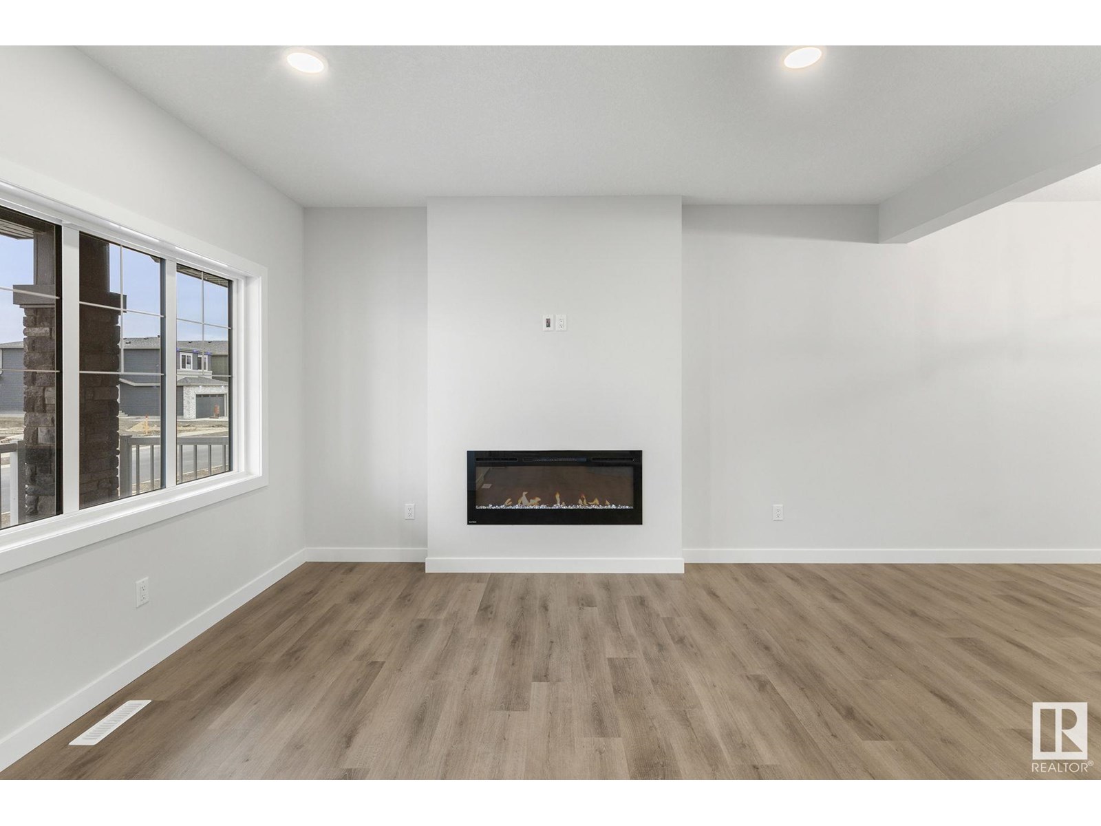 11 SERENO LN