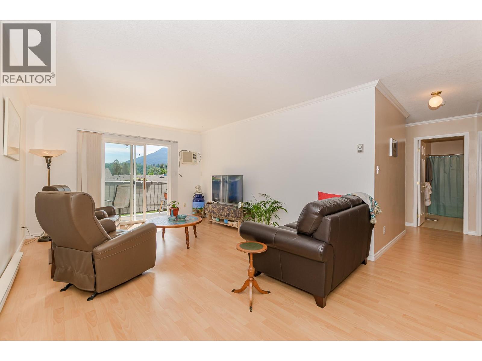 211 Kildonan Avenue Unit# 214