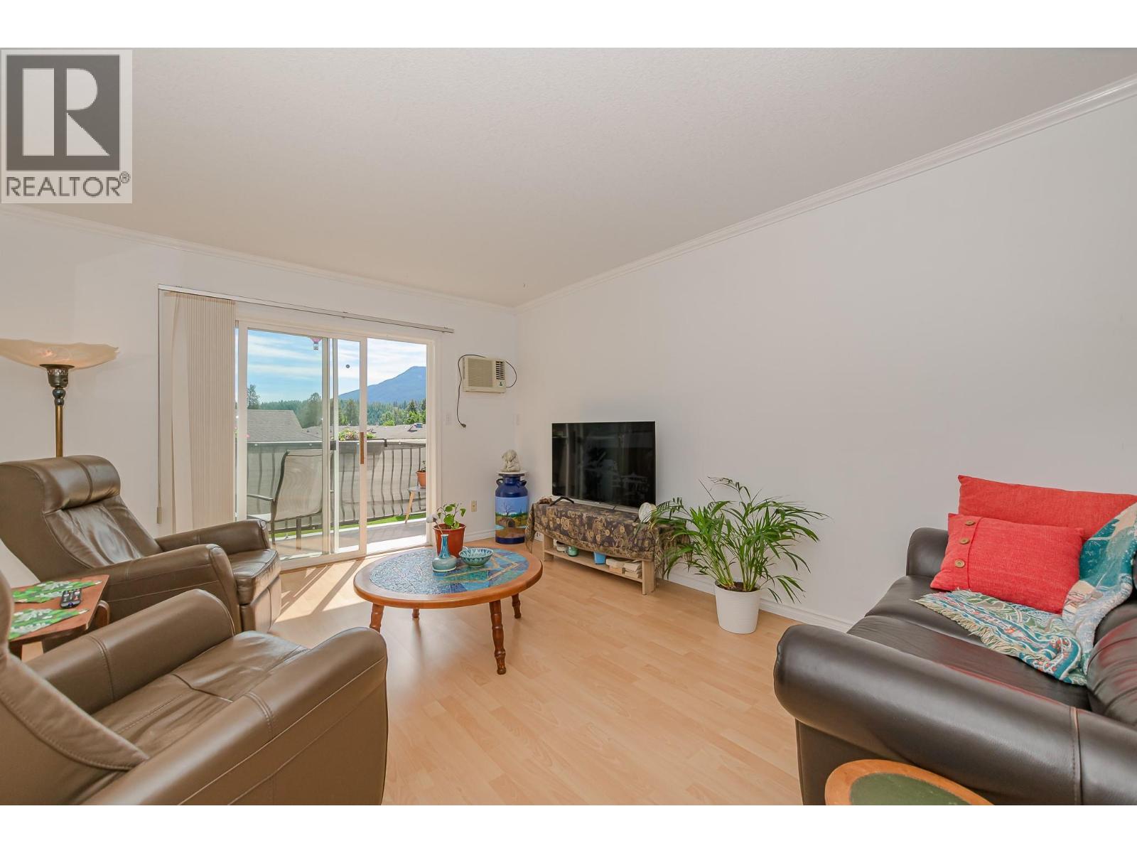 211 Kildonan Avenue Unit# 214