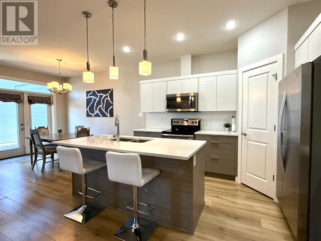 2, 81 Aquitania Circle W