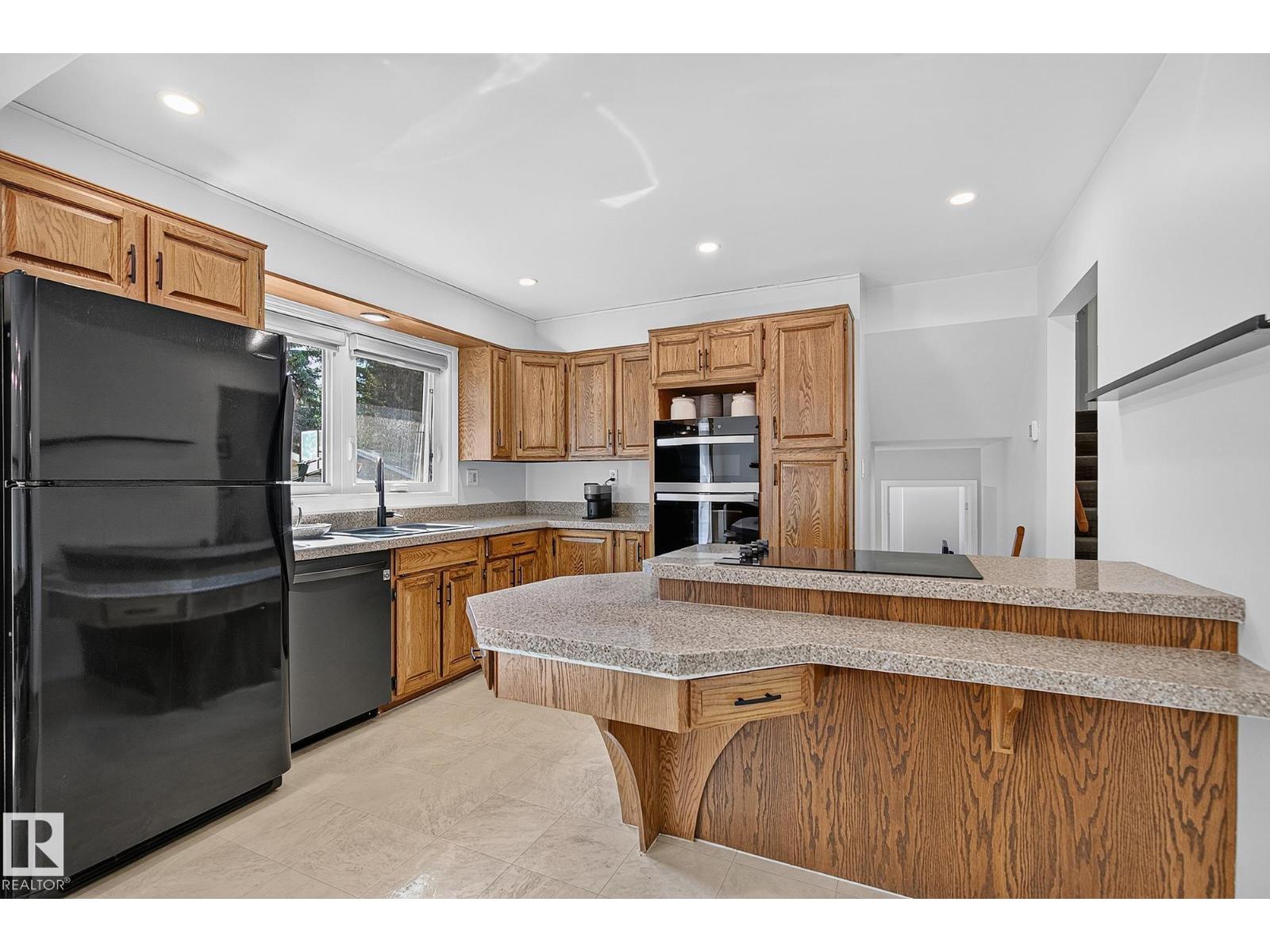 7707 156 ST NW