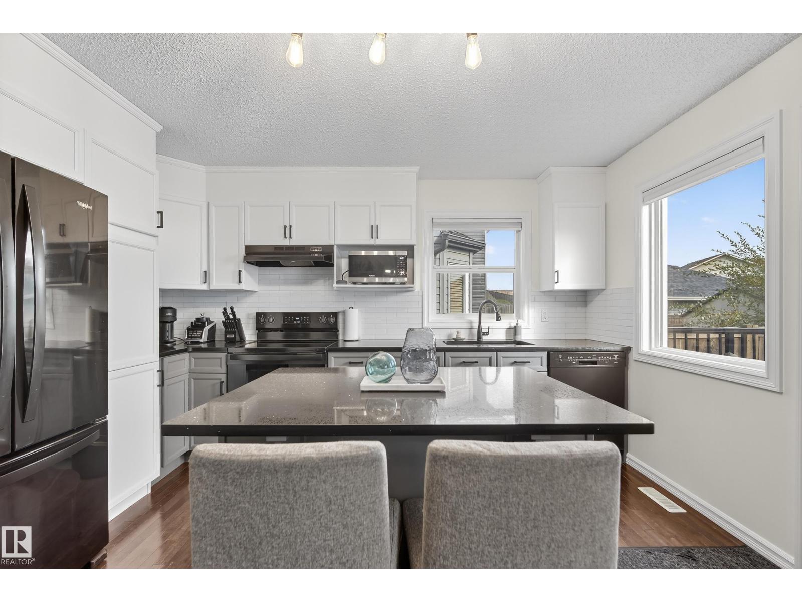 1119 36 AV NW