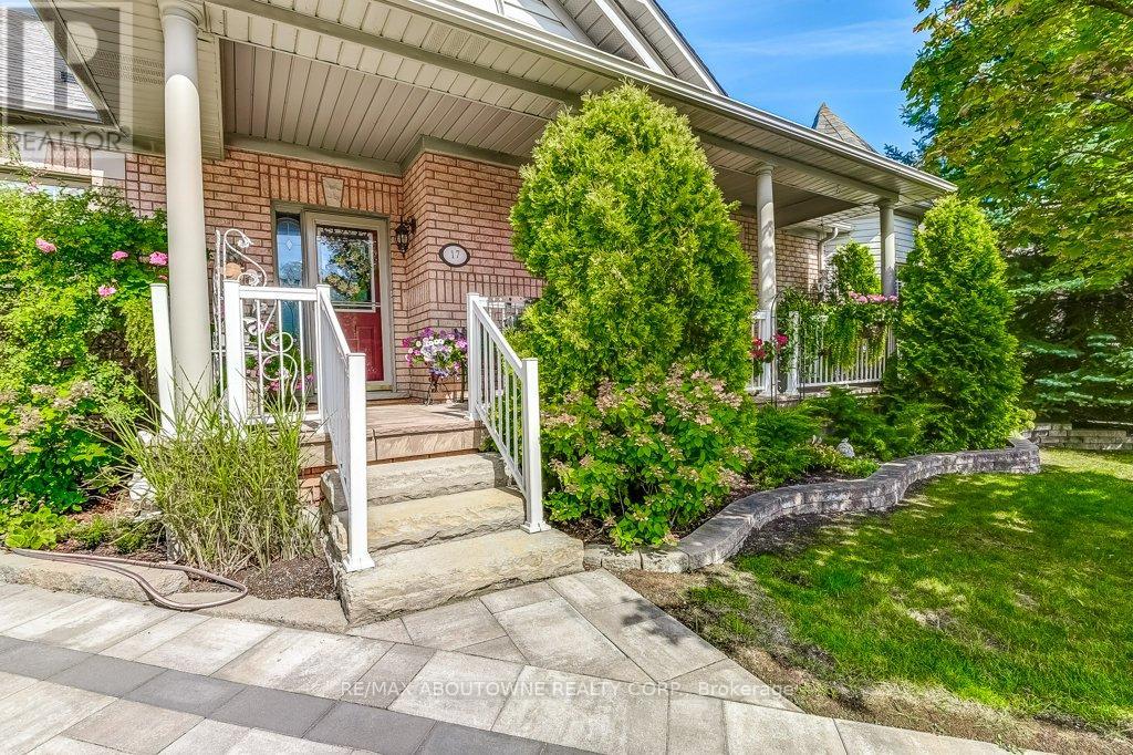 27 - 17 ORCHARD PARK GATE