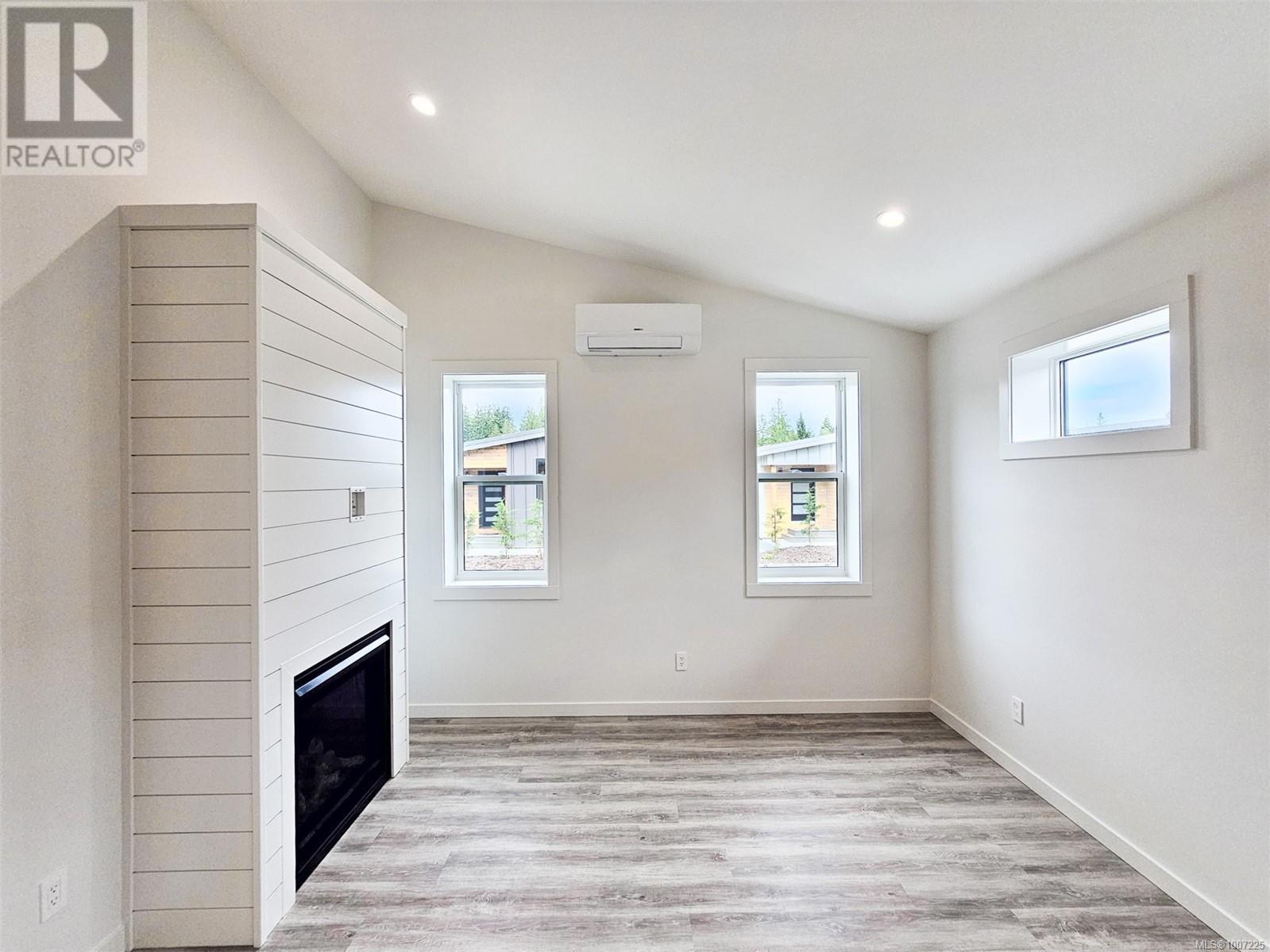 37 3025 Royston Rd