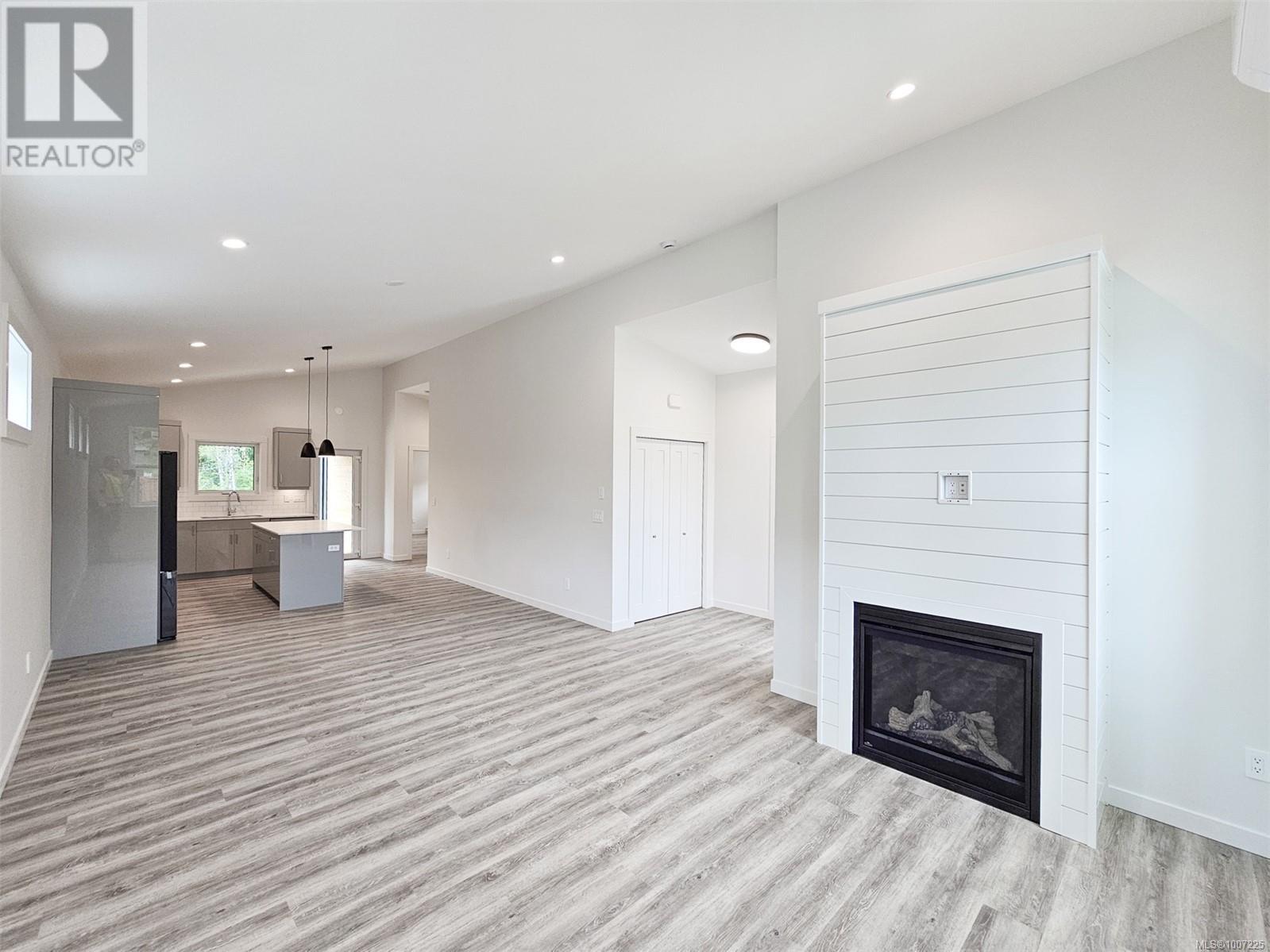 37 3025 Royston Rd