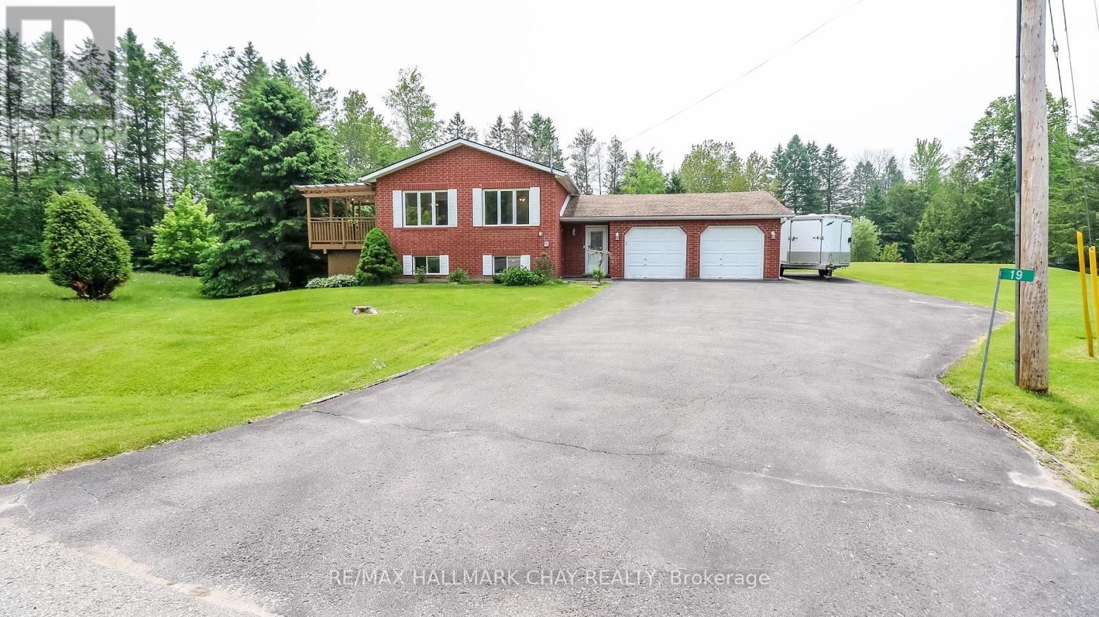 19 CRYSTALWOOD LANE