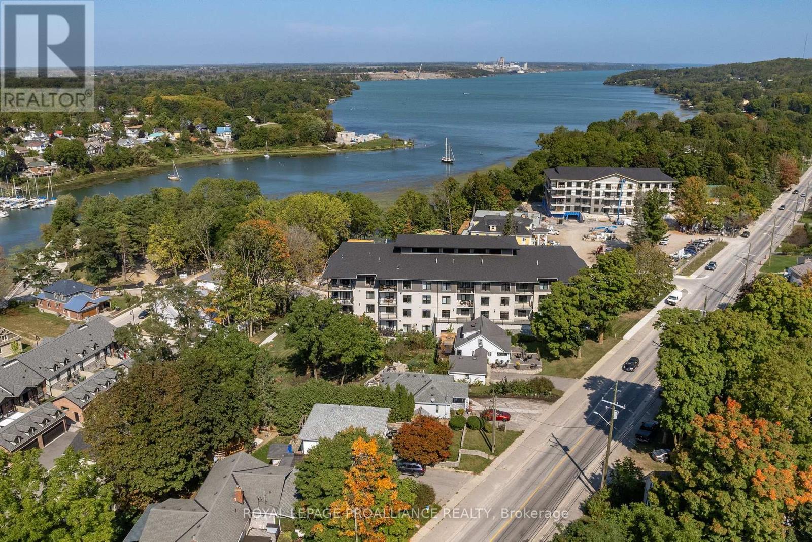 409 - 17 CLEAVE AVENUE