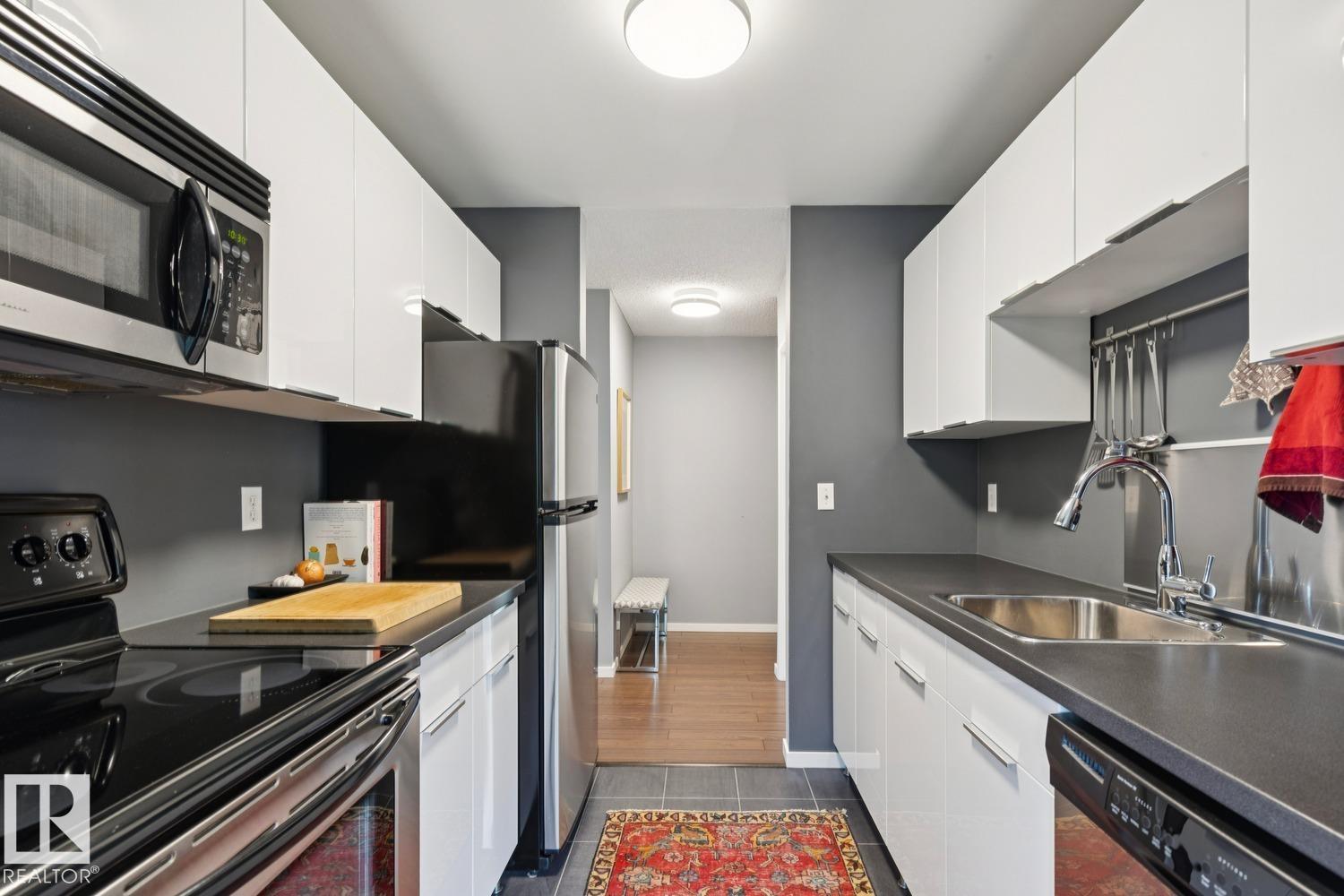 #303 10838 108 ST NW