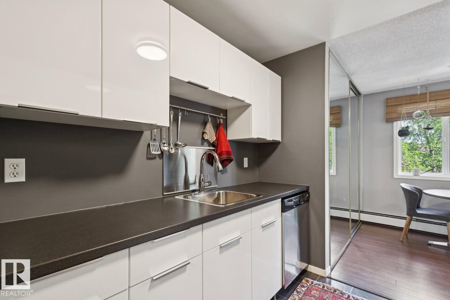 #303 10838 108 ST NW