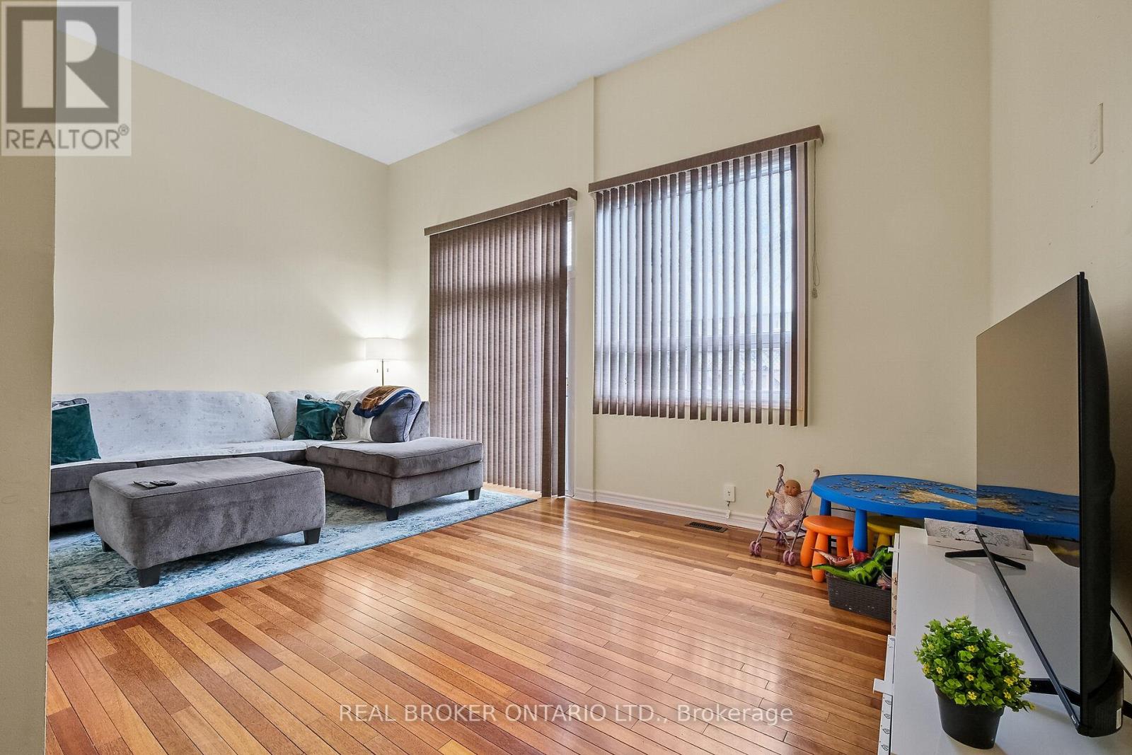 41 - 2669 SOUTHVALE CRESCENT