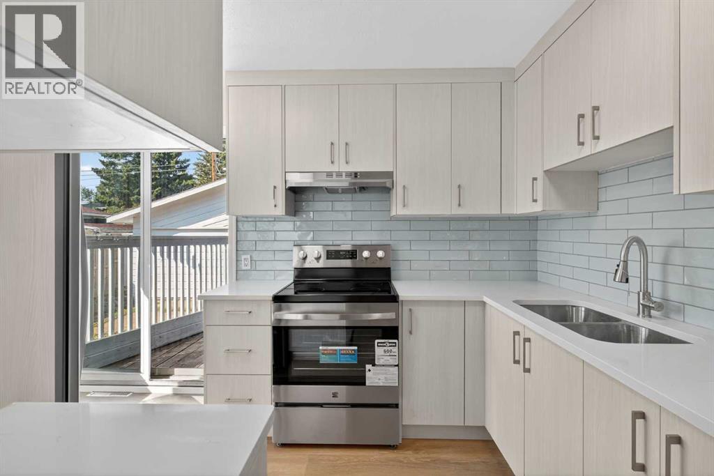 5923 Centre Street NW