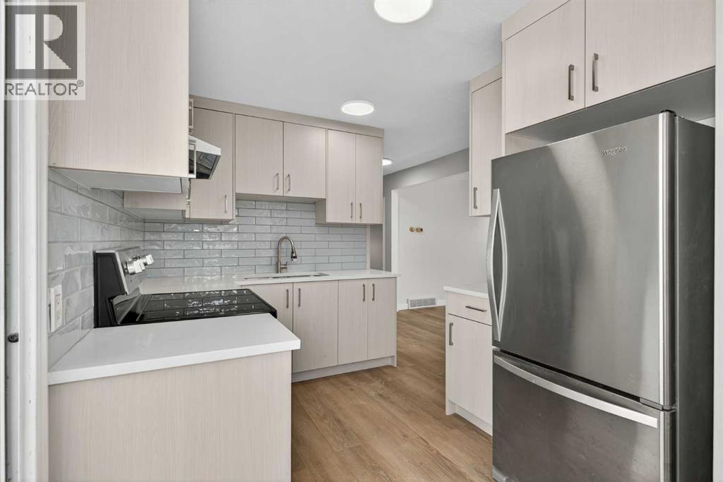 5923 Centre Street NW