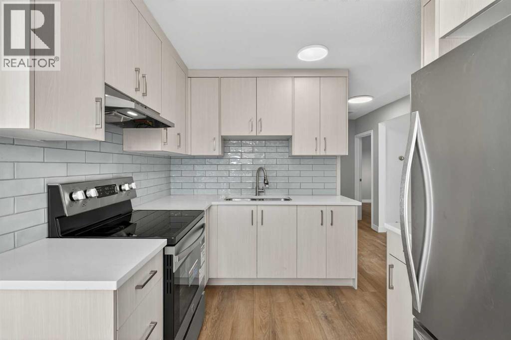 5923 Centre Street NW