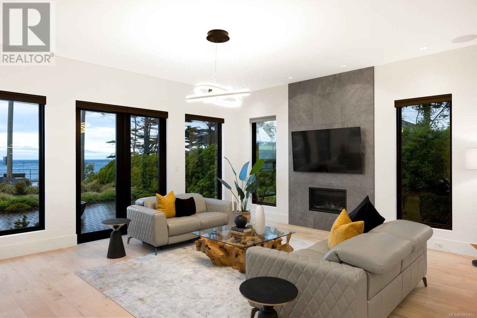 418 Beach Dr