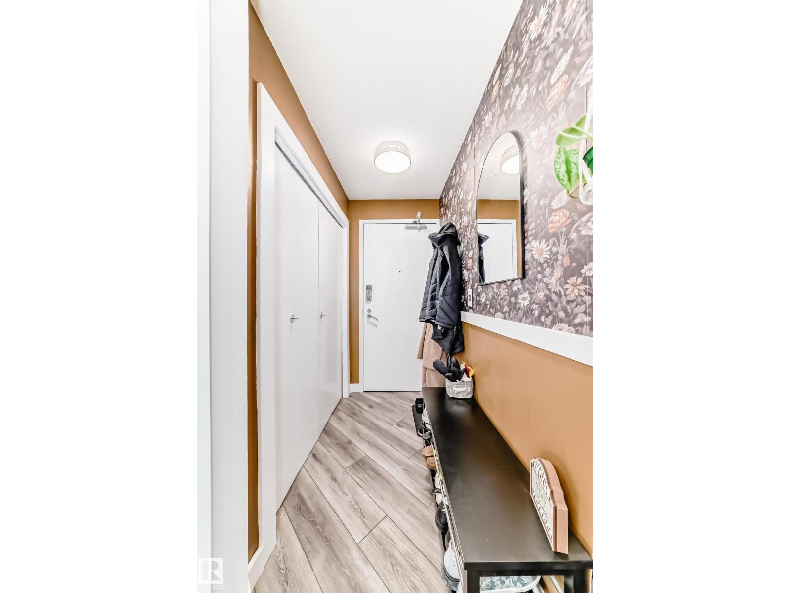 #2004 10136 104 ST NW