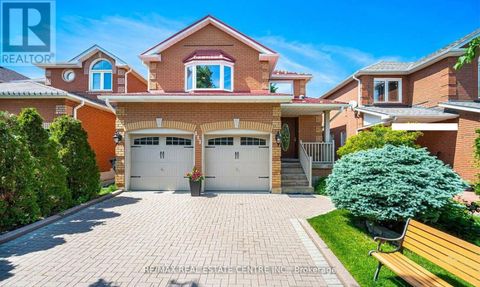 112 RAVENSCLIFFE COURT Brampton (Northwood Park) ON L6X4P2