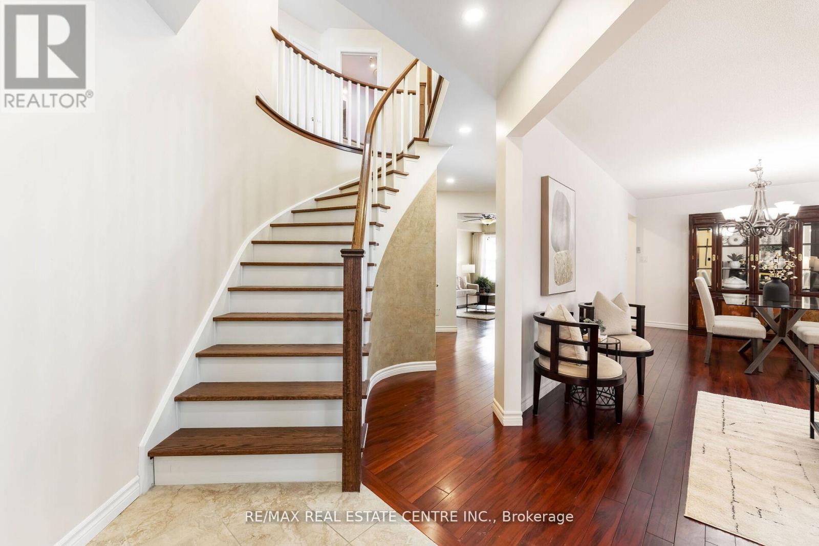 112 RAVENSCLIFFE COURT