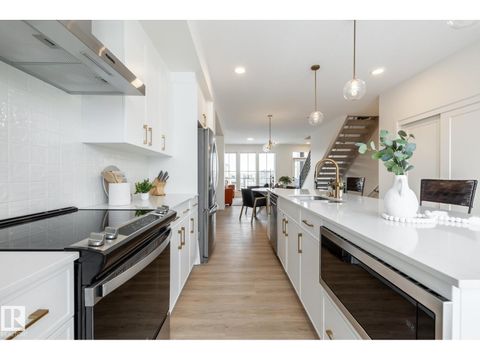 7529 KLAPSTEIN LI SW Edmonton AB T6W5T2