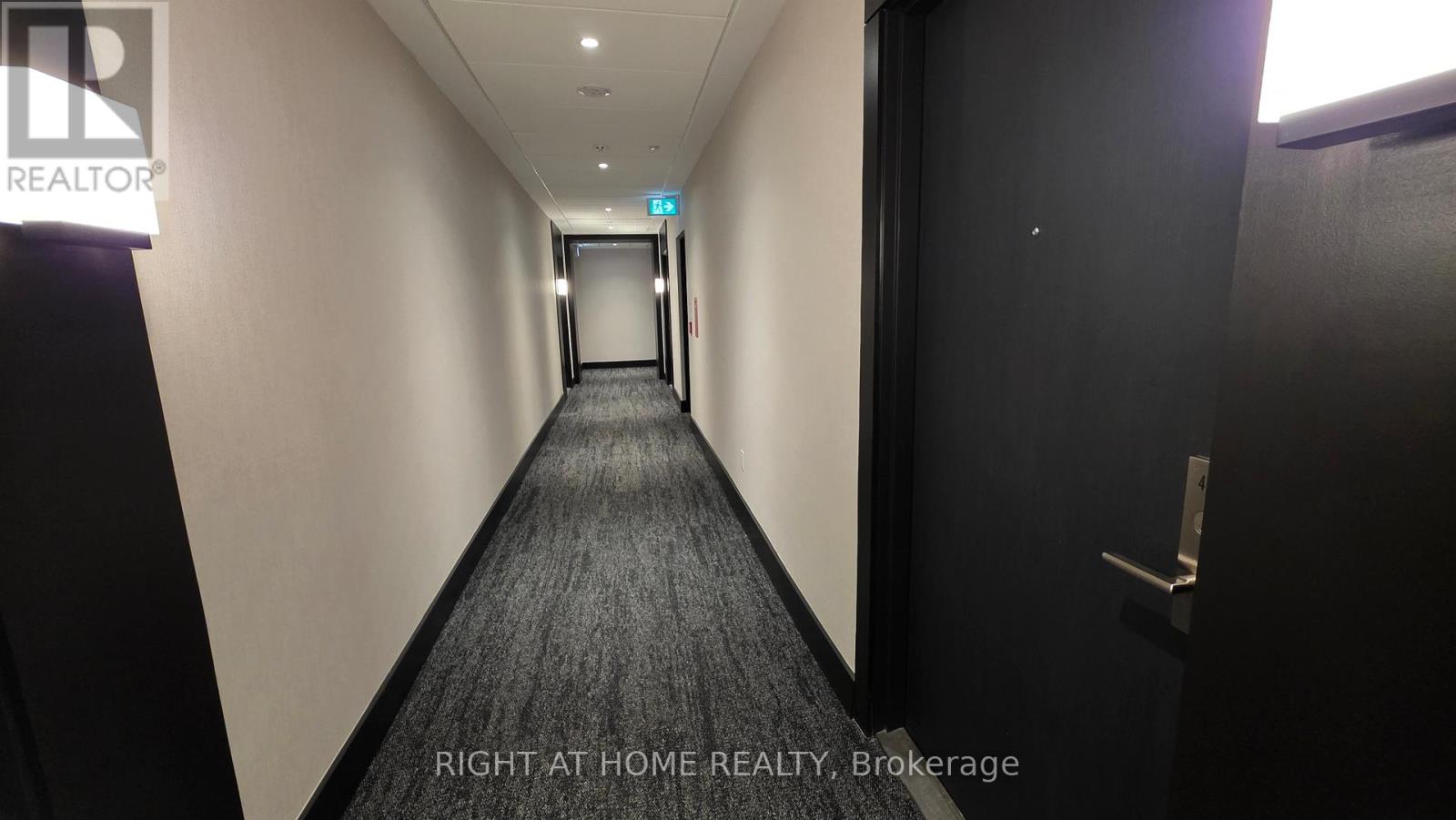 412 - 55 DUKE STREET W