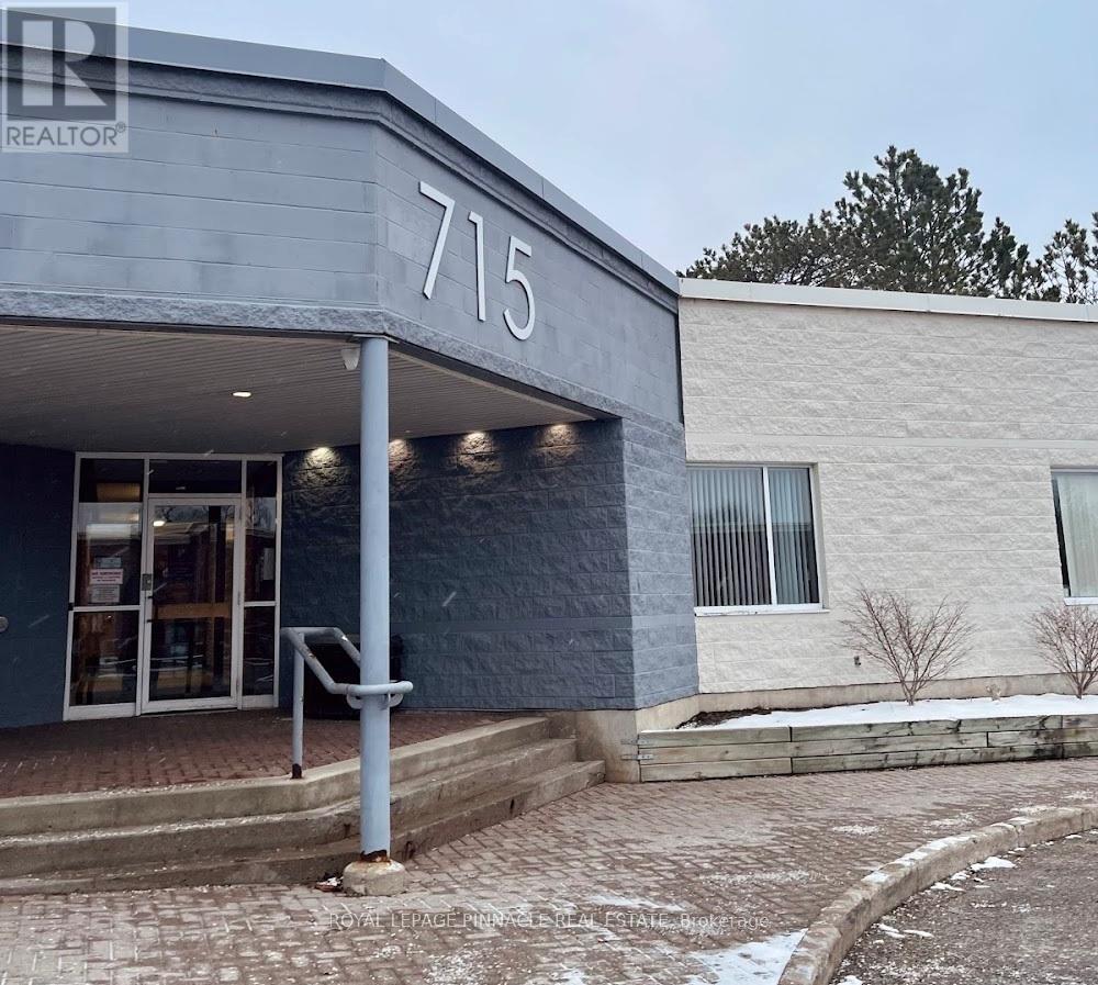 Photo 1 of 12 — 8-E - 715 CORONATION BOULEVARD Unit 8-E, Cambridge, ON N1R7R1