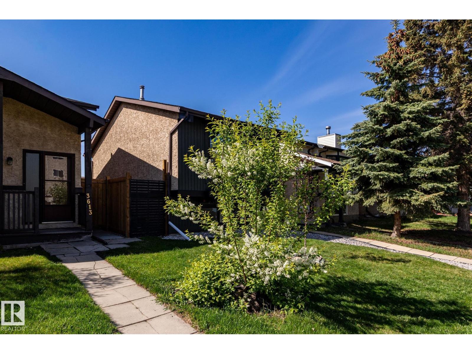 3615 43 AV NW