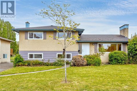 3931 Ansell Rd Saanich BC V8P4W1